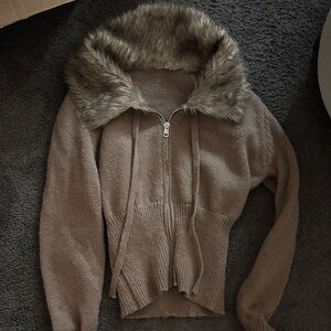 Cozy Brown Sweater with Faux Fur Collar